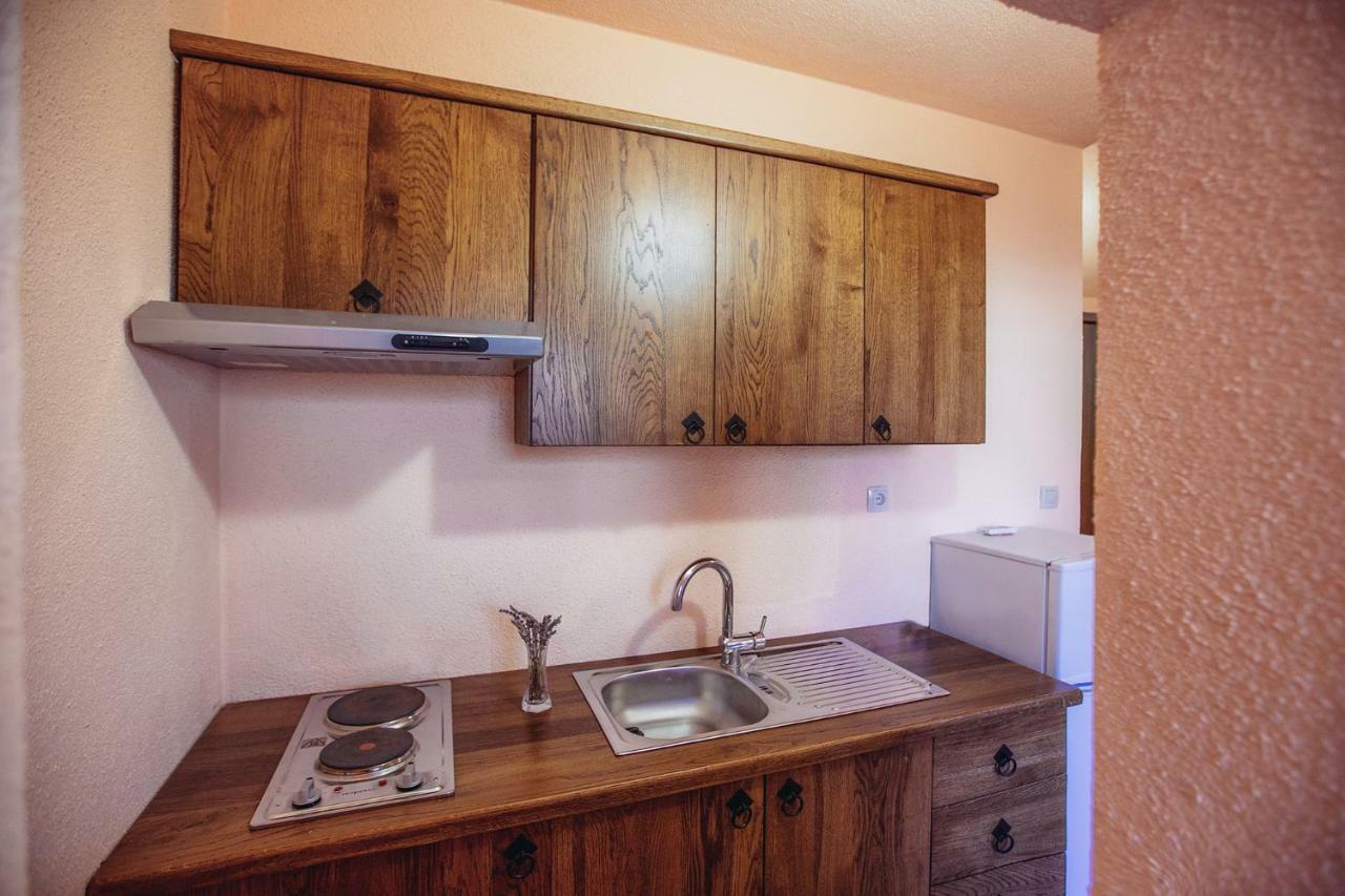 Apartmani I Sobe Dinko Starigrad Paklenica Exterior photo