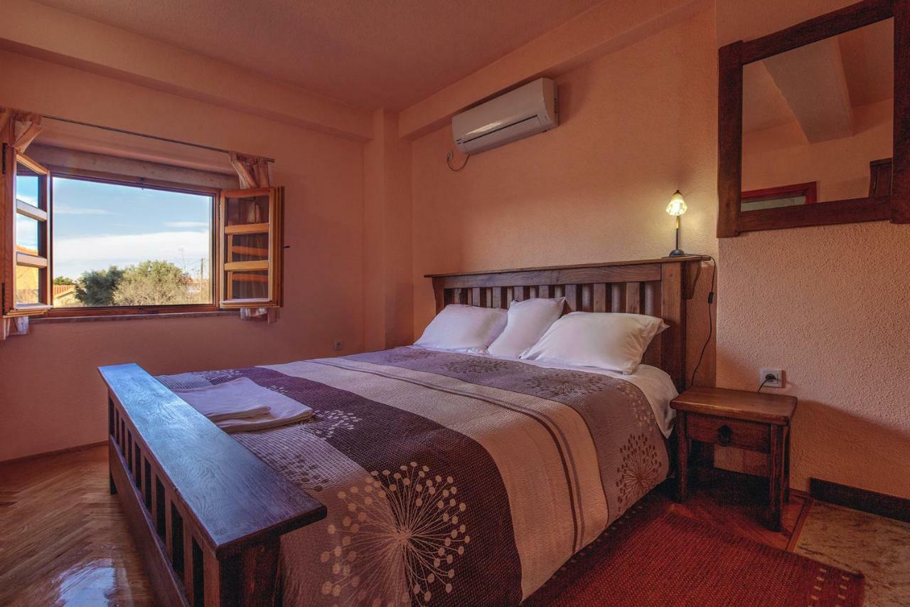 Apartmani I Sobe Dinko Starigrad Paklenica Exterior photo